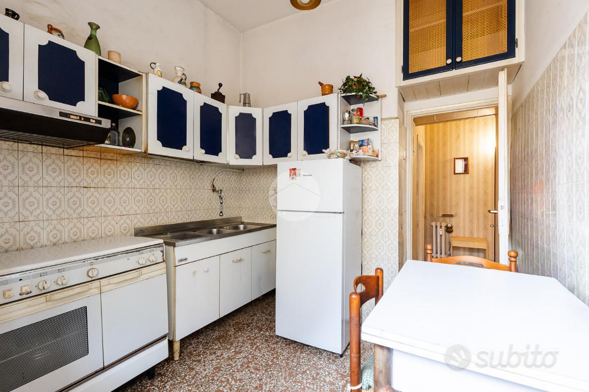 2 LOCALI A ROMA - Vista 3