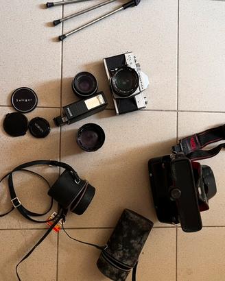 Macchina fotografica vintage Praktica e oviettivi