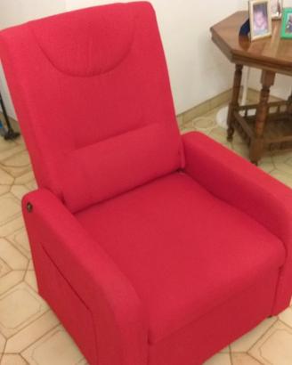 poltrona reclinabile con poggiapiedi