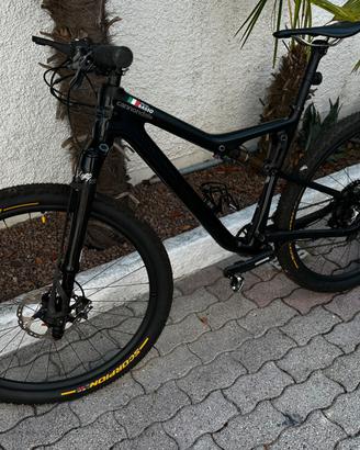 Bici MTB Full Carbon