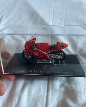 Modellino Moto Gilera 125 Manuel Poggiali 2001