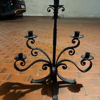 Candelabro in ferro battuto