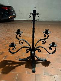 Candelabro in ferro battuto