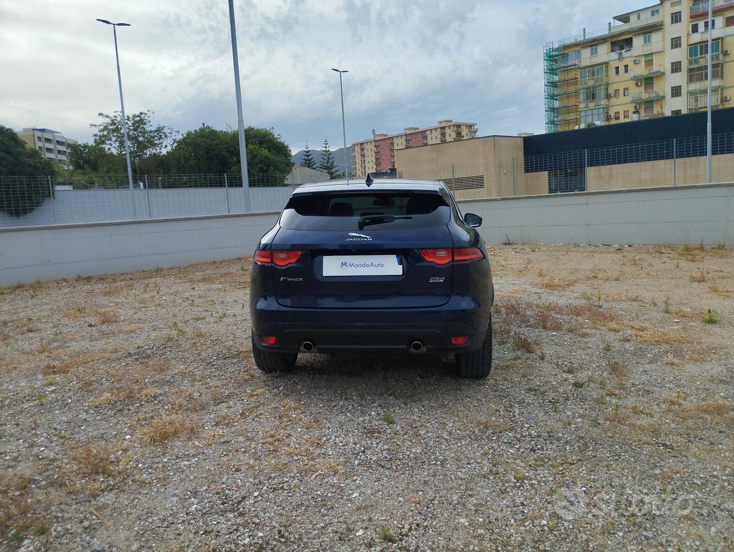 Jaguar F-Pace 2017 photo 3
