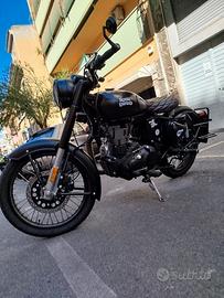 Royal enfield classic 500 black stealth