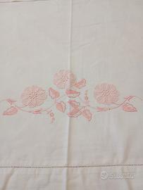 Lenzuolo sopra e federe ricamati Vintage 
