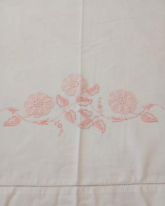 Lenzuolo sopra e federe ricamati Vintage 