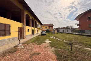 Rustico / Casale di 155 m² con 2 locali a Villaste