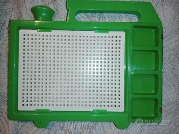 Porta chiodini con 4 scomparti e tavoletta forata