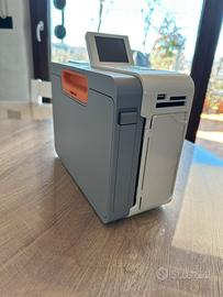 Stampante HITI pocket studio P110S box 360 foto