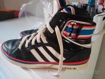 Scarpe Adidas rare modello anni 80 90 alte vintage Abbigliamento e Accessori In vendita a Reggio Emilia