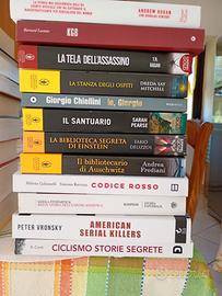 box A con 26 libri di vario genere 