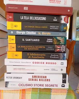 box A con 26 libri di vario genere 