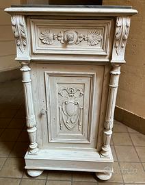 Comodino/ mobiletto retro’ in stile Barocco
