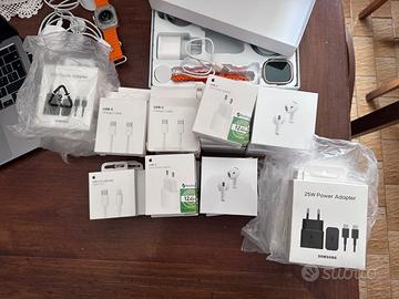 Lotto Cuffie e caricabatterie