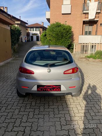 Alfa Romeo 147 1.9 JTD (120) 5 porte Distinctive OR7630