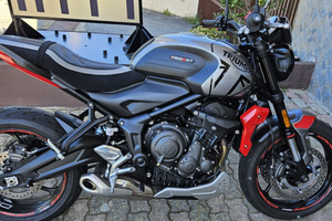 TRIUMPH Trident 660