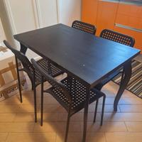 Tavolo Ikea SANDSBERG e 4 sedie ADDE, colore nero