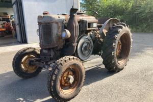 Trattore a testa calda Landini L 30 con accessori