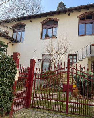 4 LOCALI A LANZO TORINESE