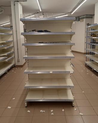 SCAFFALI E ESPOSITORI IN ALLUMINIO 