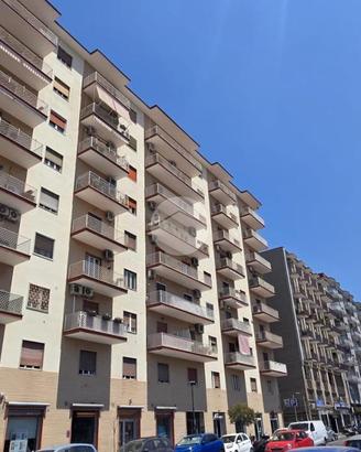 3 LOCALI A NAPOLI
