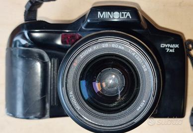 Minolta Dynax 7Xi + 2 obiettivi ZOOM MACRO + acc