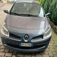 Renault clio serie 3 neopatentato