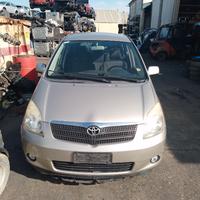 Toyota corolla verso 2.0 d -anno 2004- per ricambi
