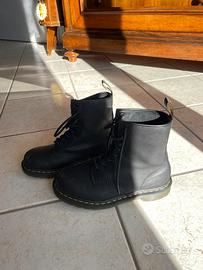 Dr martens nere outlet opache