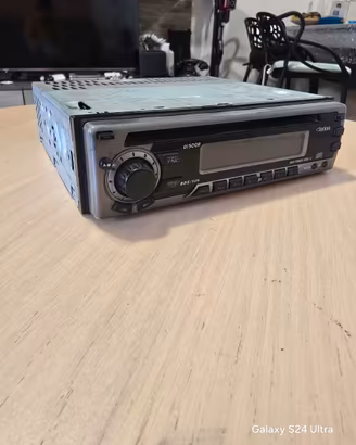 Clarion CD1500R 50Wx4 Autoradio