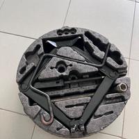 Cric con set smontaggio ruota