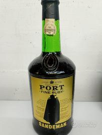 bottiglia di Port fine rubi Sandeman