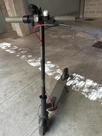 Monopattino Elettrico (30  km) XIAOMI M365