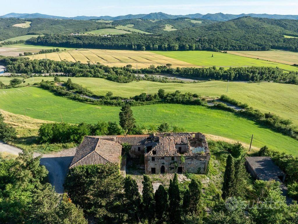 Rustico / Casale di 1200 m² con box auto a Volterr - Vista 5