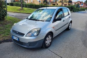 Ford Fiesta 1.4 TDCi 5p. Ghia ADATTA AI NEOPATENTA