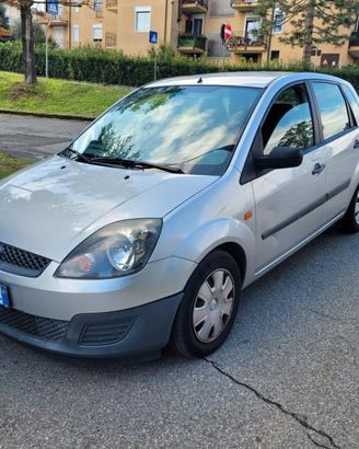Ford Fiesta 1.4 TDCi 5p. Ghia ADATTA AI NEOPATENTA