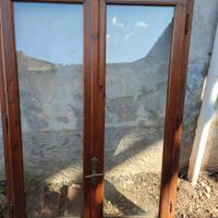 finestre in legno con doppio vetro e telaio 