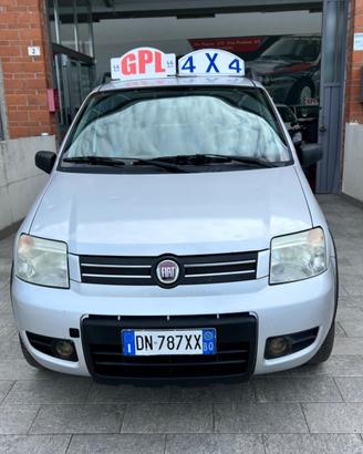 Fiat Panda 1.2 4x4 Climbing GPL