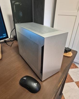 Lian Li A4-H2O, Riser 4.0  + AIO Thermalright 240