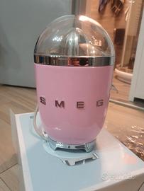 Spremiagrumi Smeg Rosa