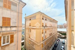 5 LOCALI A GENOVA