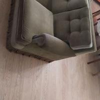 divano e due poltrone