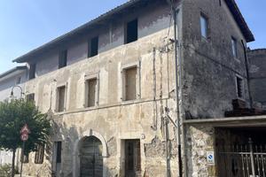 VILLESSE: STABILE DA RISTRUTTURARE