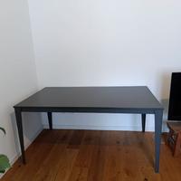 Tavolo di design Dom in metallo allungabile