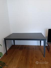 Tavolo di design Dom in metallo allungabile