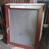 Finestra in alluminio chiusura battente e ribalta