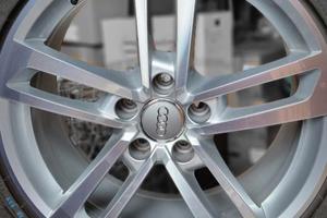 Set 4 Cerchi in lega originali Audi da 18" 