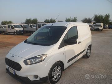 Ford Transit Courier furgone