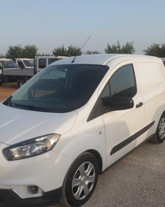 Ford Transit Courier furgone